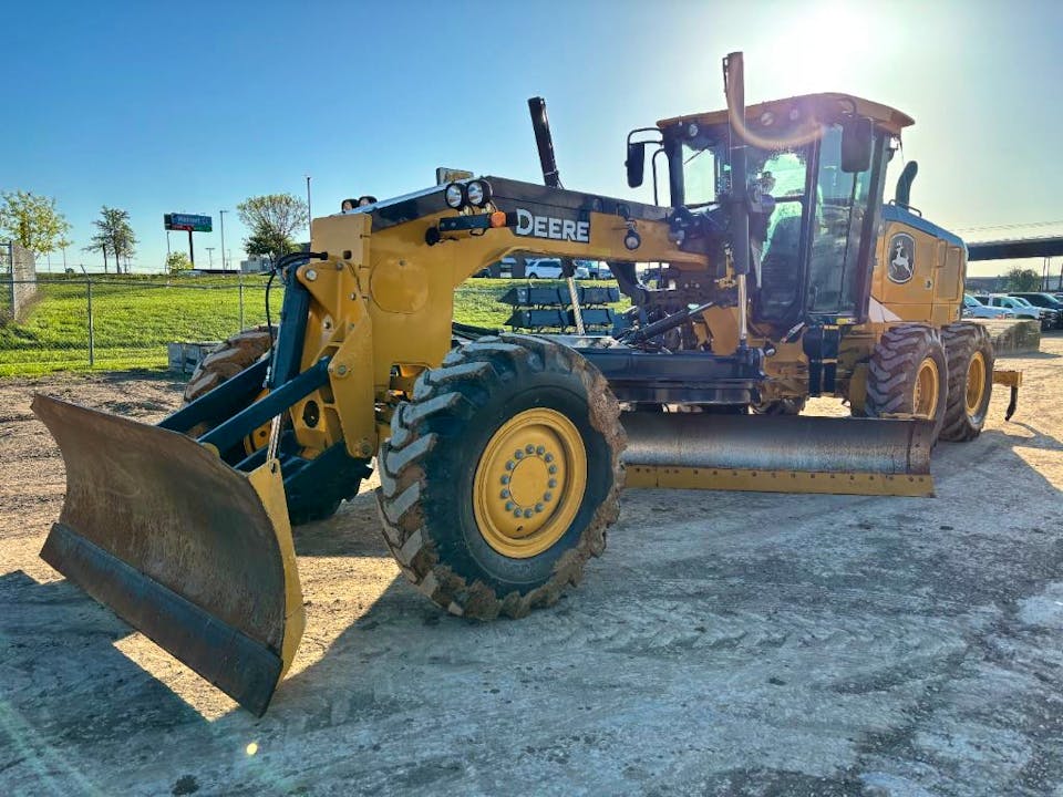John Deere 672G