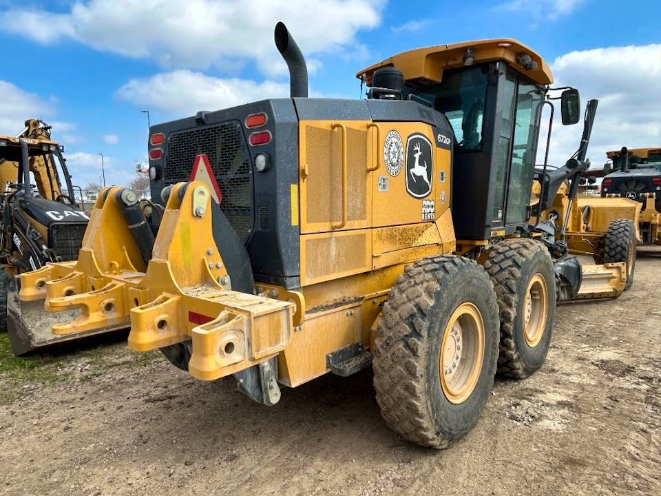 John Deere 672G