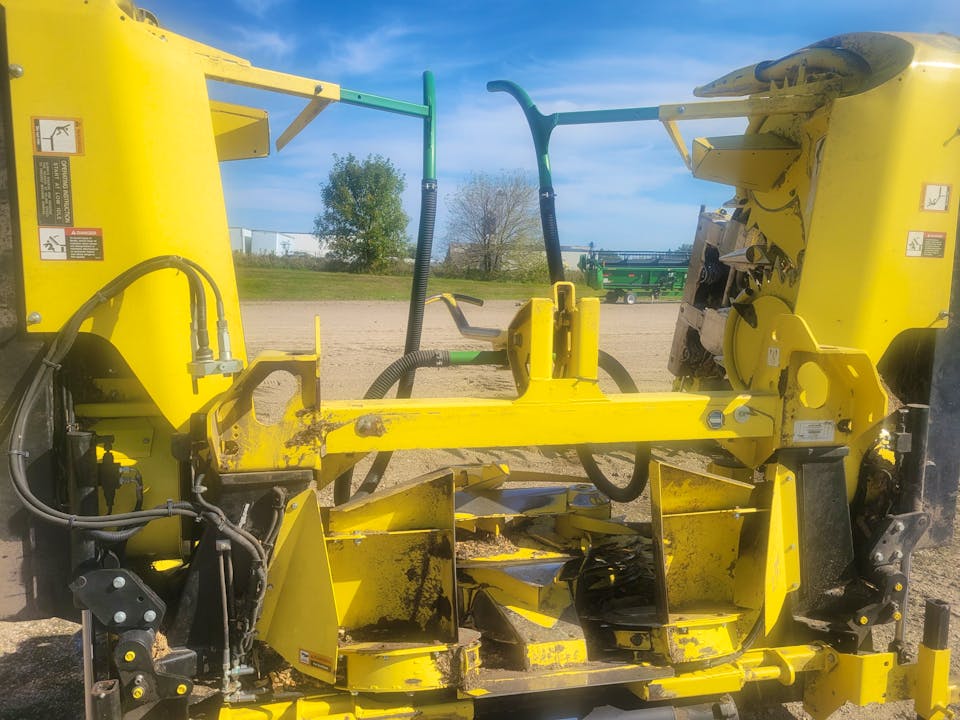 John Deere 698