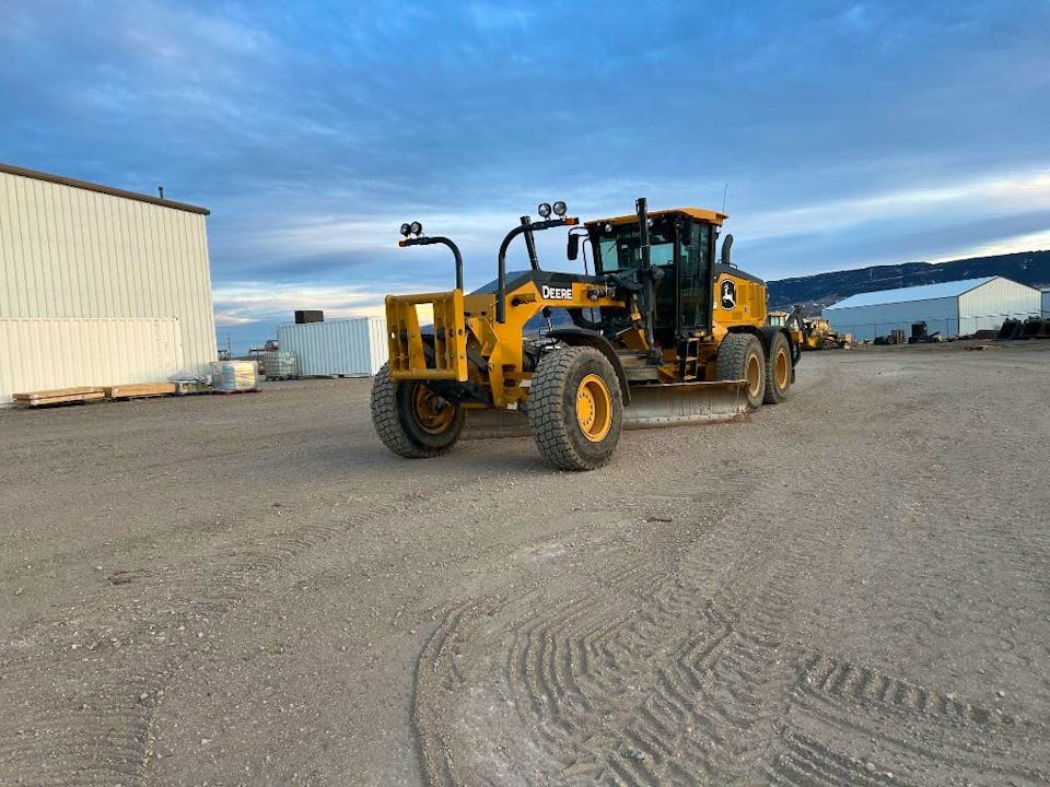 2022-john-deere-772g-659468