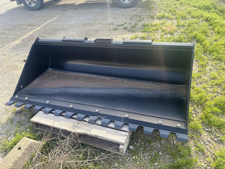 John Deere 78" CONSTRUCTION BUCKET
