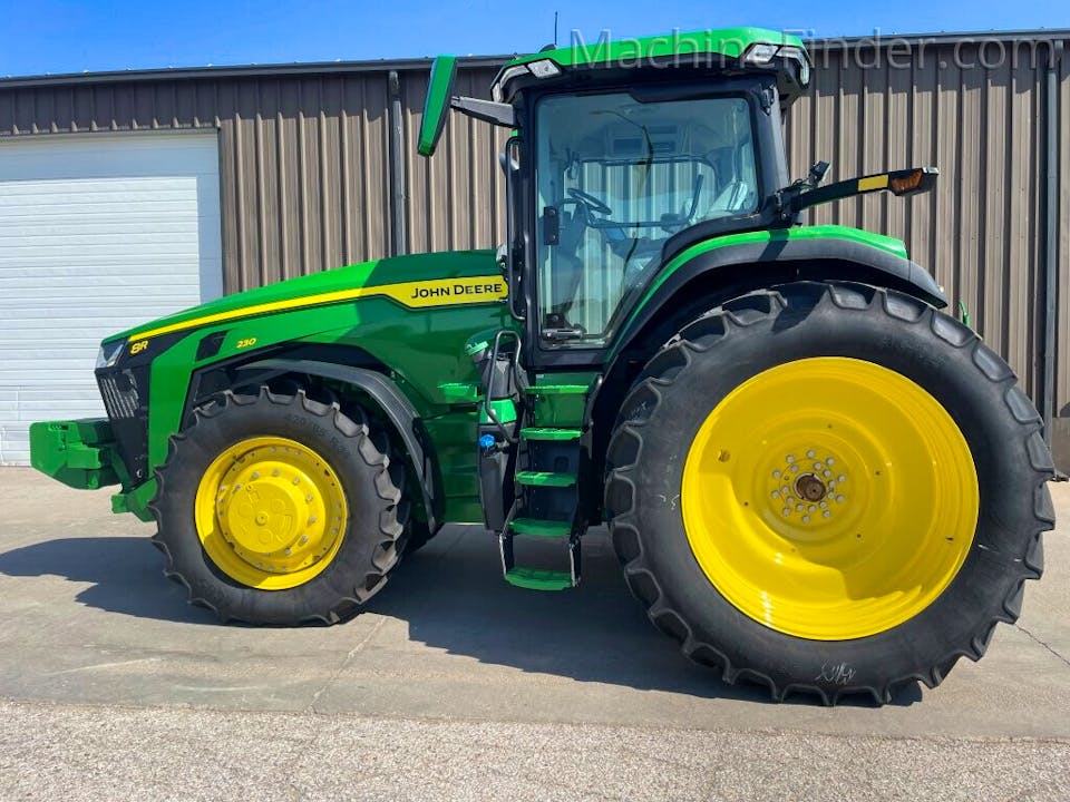 John Deere 8R 230