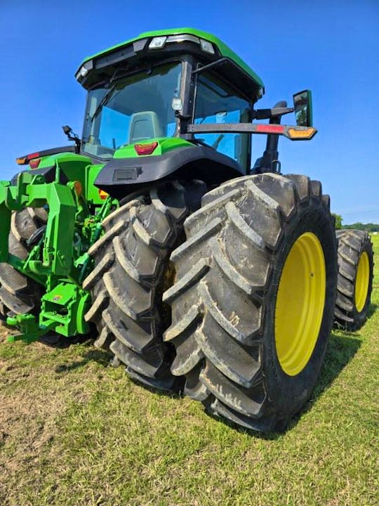 John Deere 8R 230