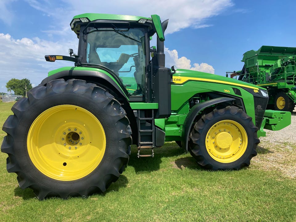 John Deere 8R 250