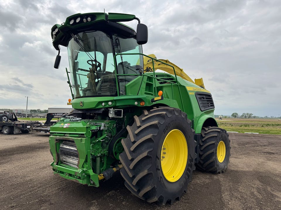 John Deere 9900