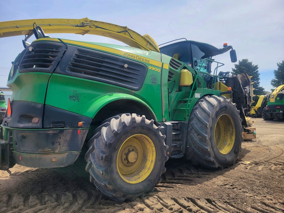 John Deere 9900