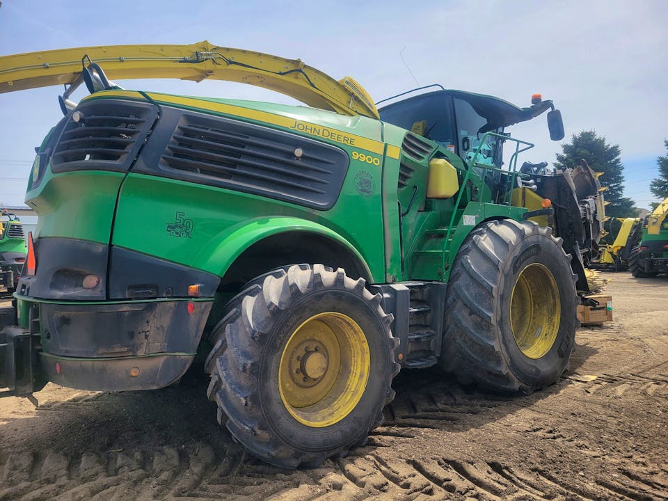 John Deere 9900