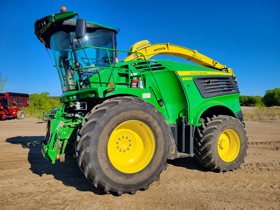 John Deere 9900