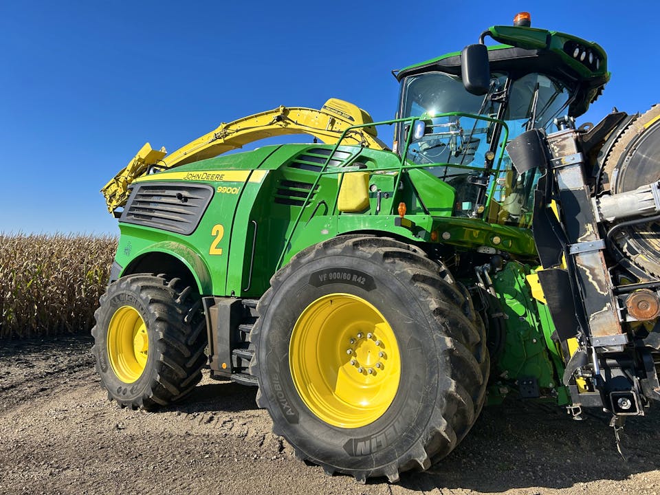 John Deere 9900