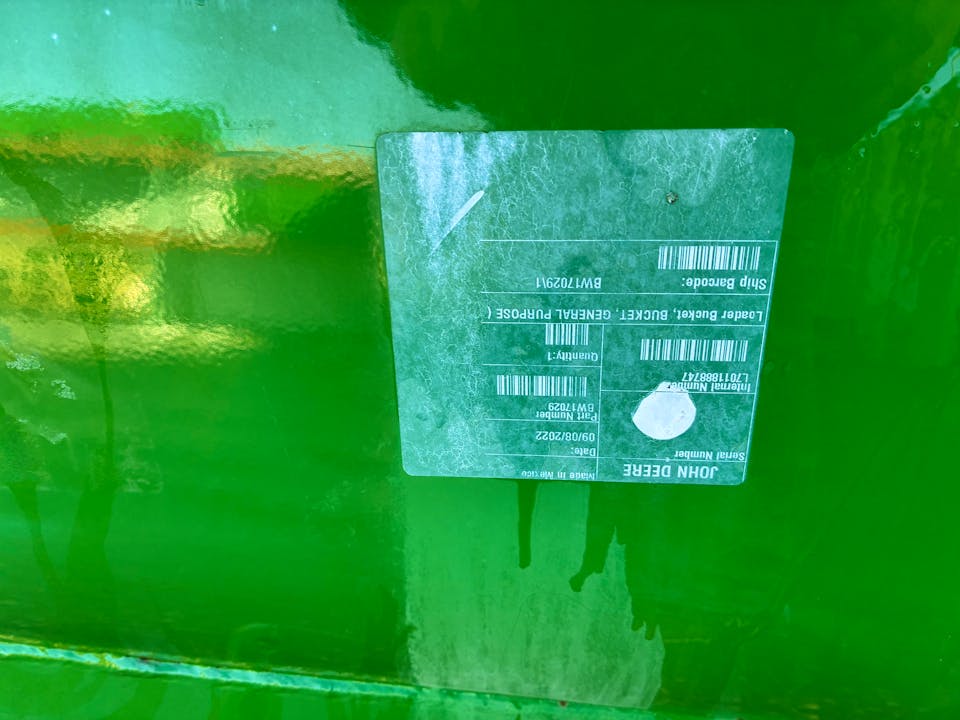 John Deere BW17029 73" BUCKET CUT CARRIER FOR 3 AND 4 SERIES LOADER