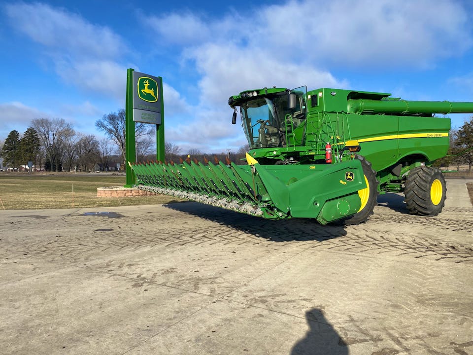John Deere C18R
