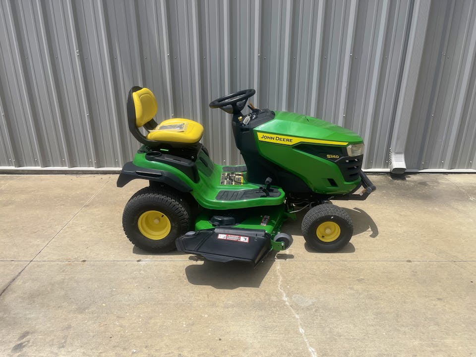 John Deere S240