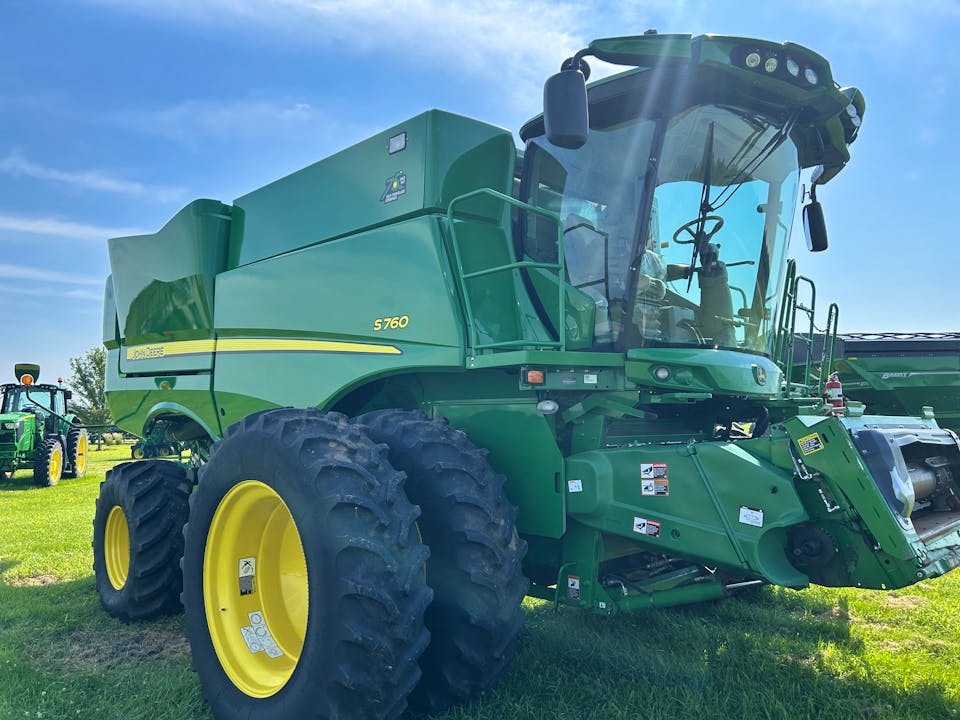 John Deere S760
