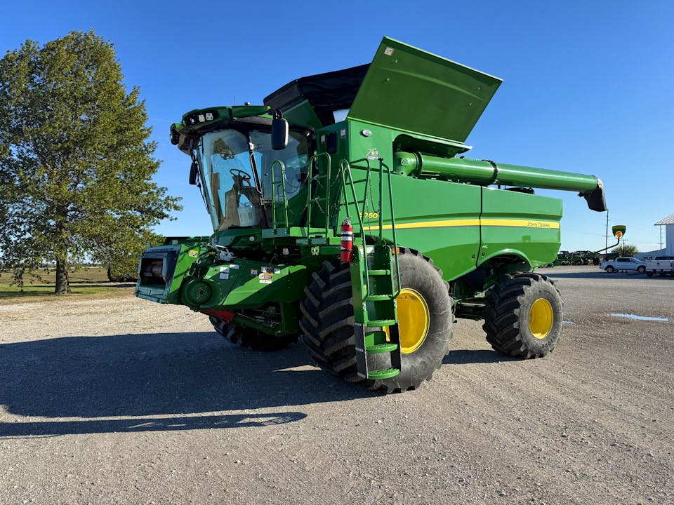 John Deere S760