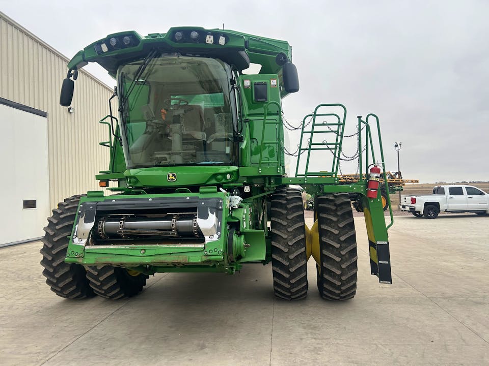 John Deere S770