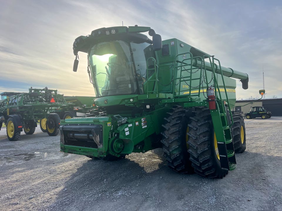 John Deere S770