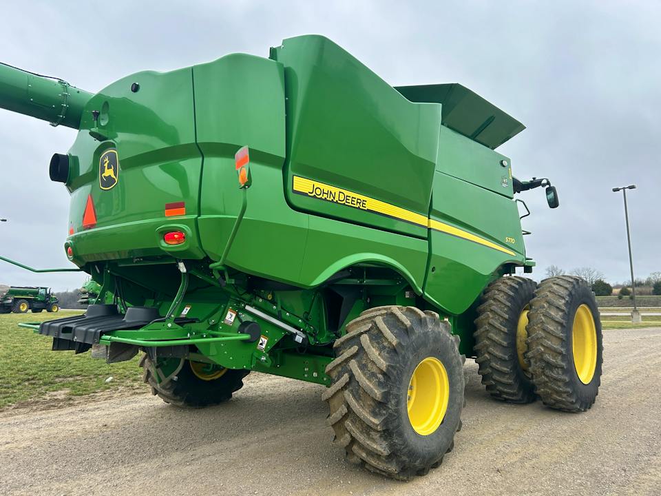 John Deere S770