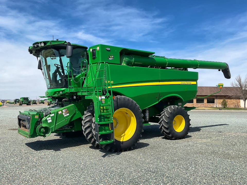 John Deere S770