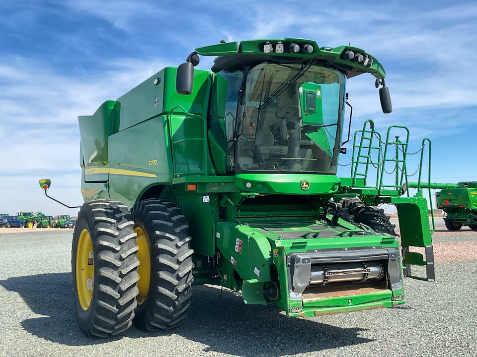 John Deere S770
