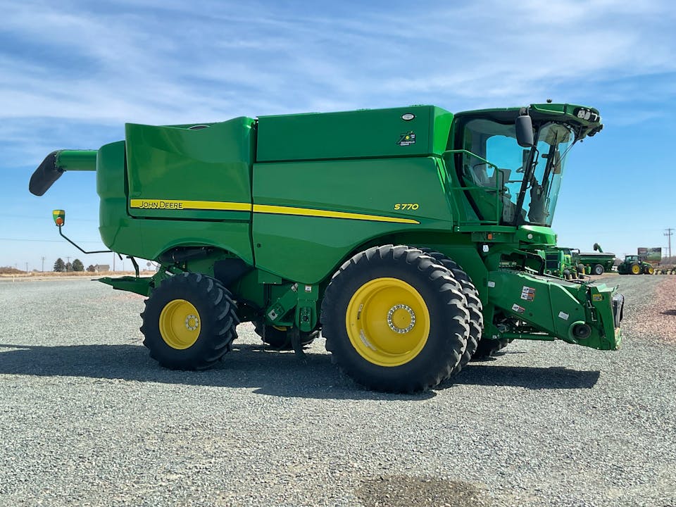 John Deere S770