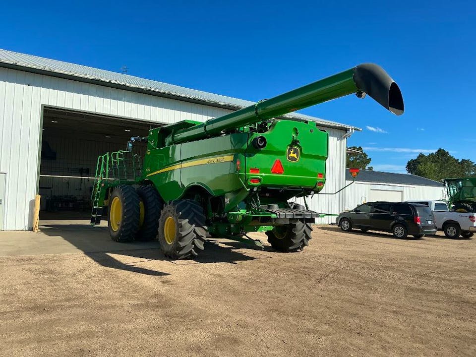 John Deere S770
