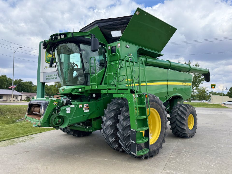 John Deere S780