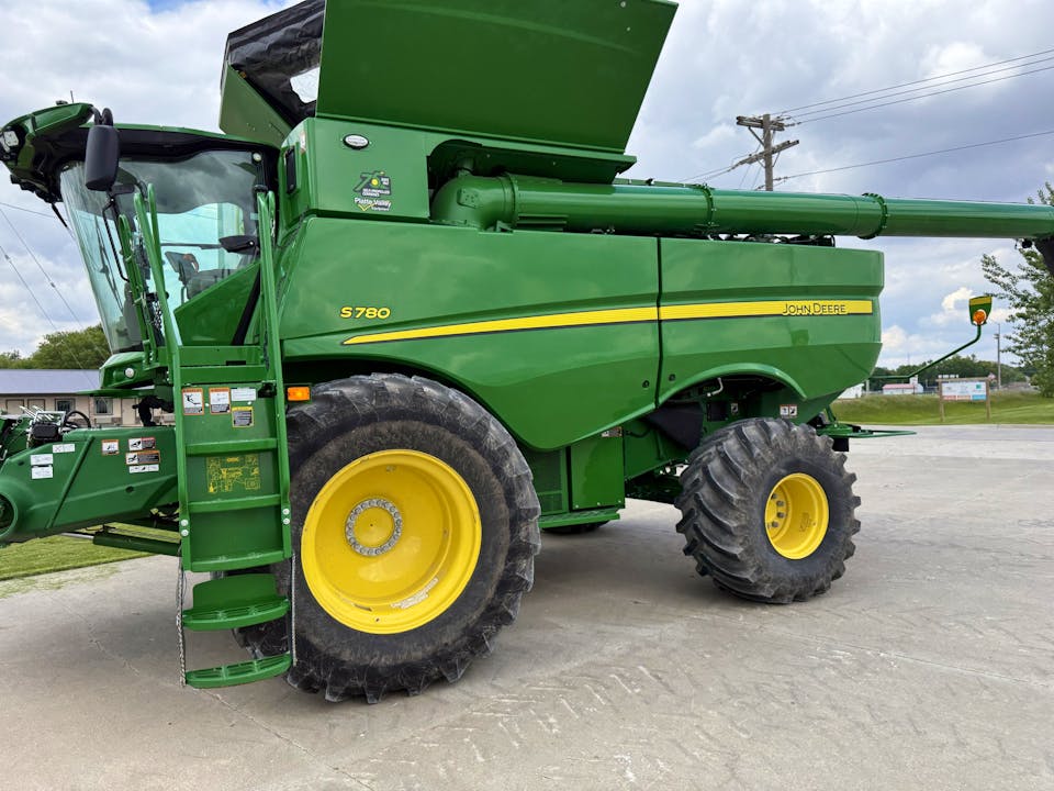 John Deere S780