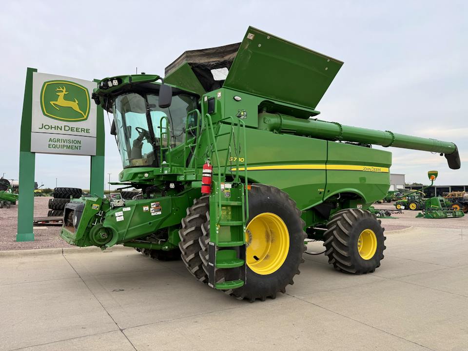 John Deere S780