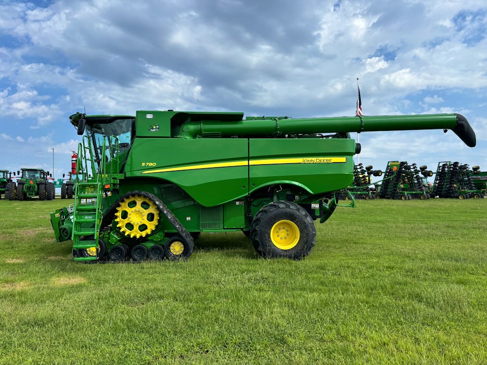 John Deere S780