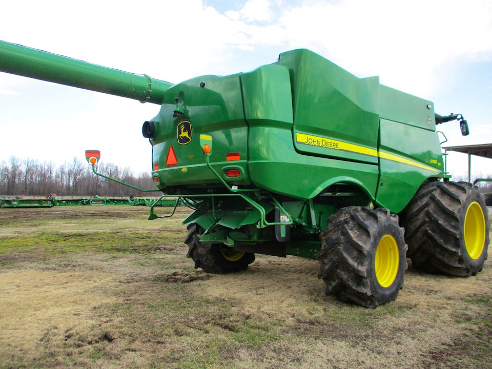 John Deere S780