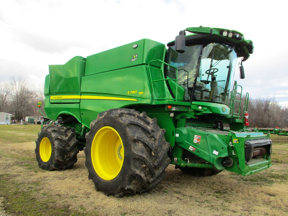 John Deere S780