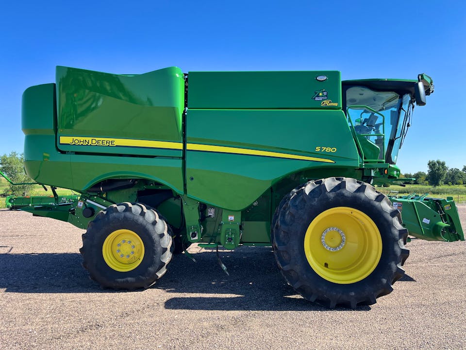 John Deere S780