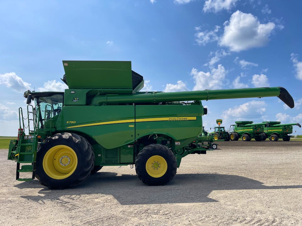 John Deere S790