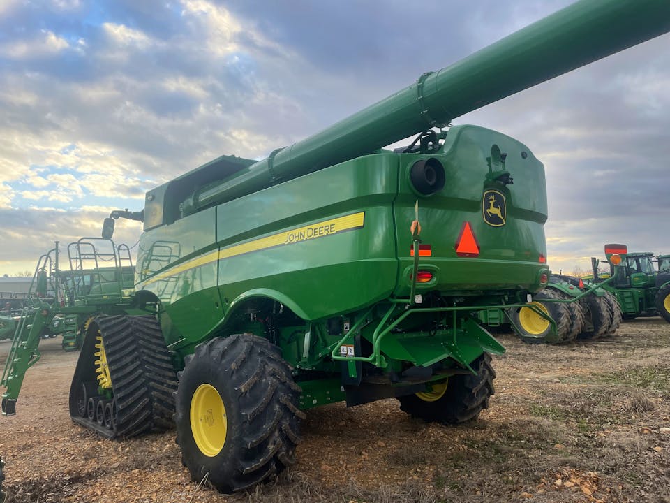 John Deere S790