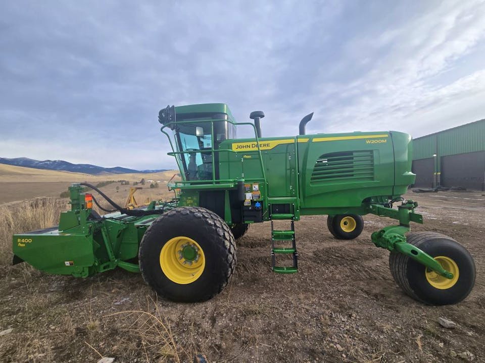 John Deere W200M
