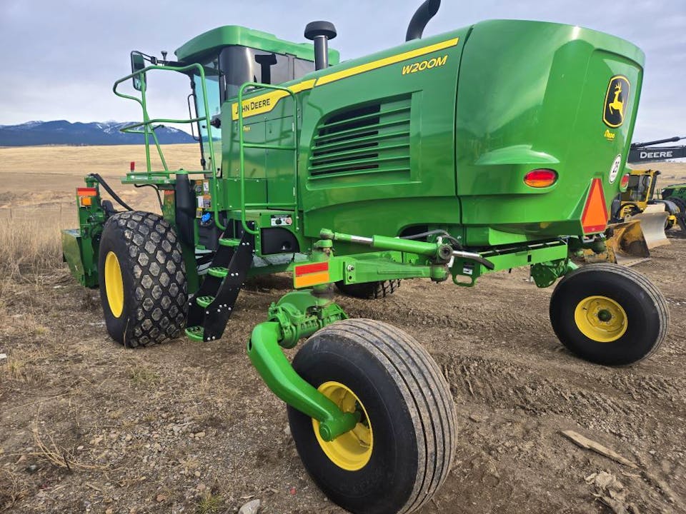 John Deere W200M