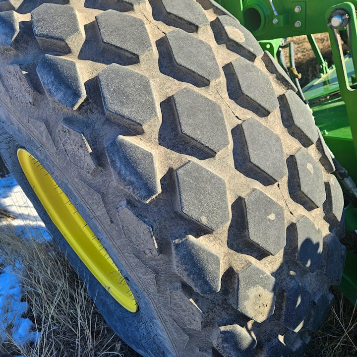 John Deere W235M