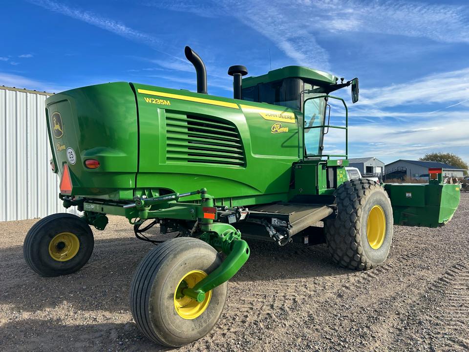 John Deere W235M