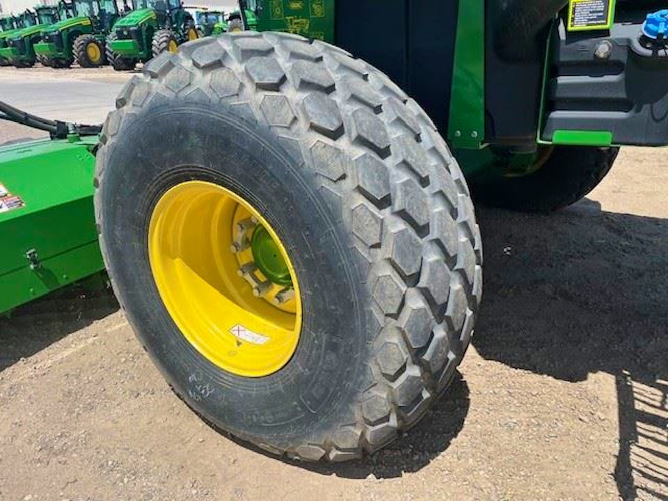 John Deere W235M