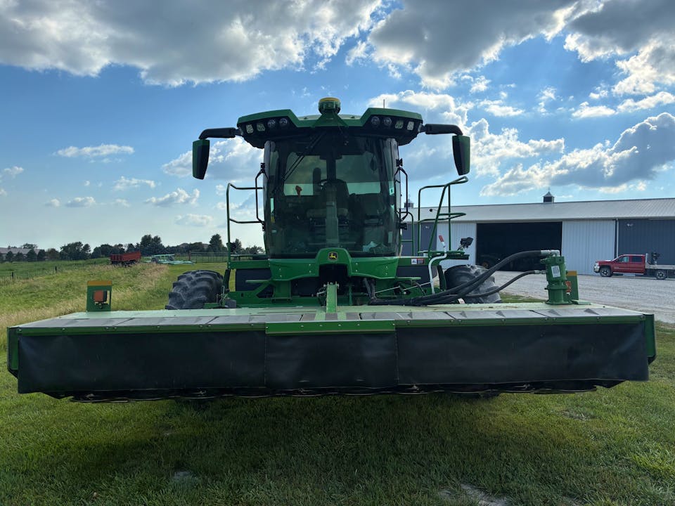 John Deere W235R