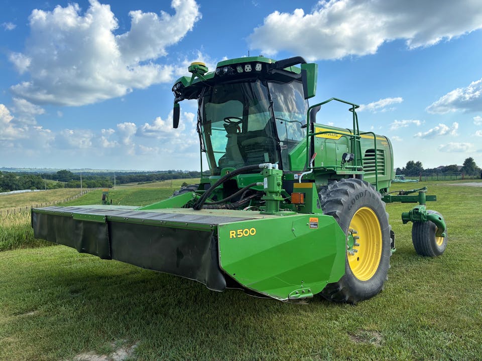 John Deere W235R