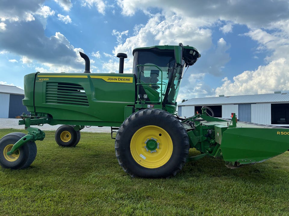 John Deere W235R