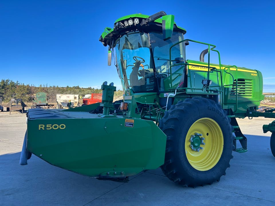 John Deere W235R