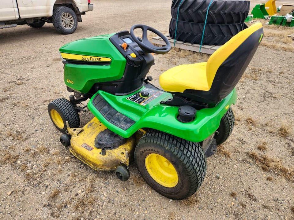 John Deere X390
