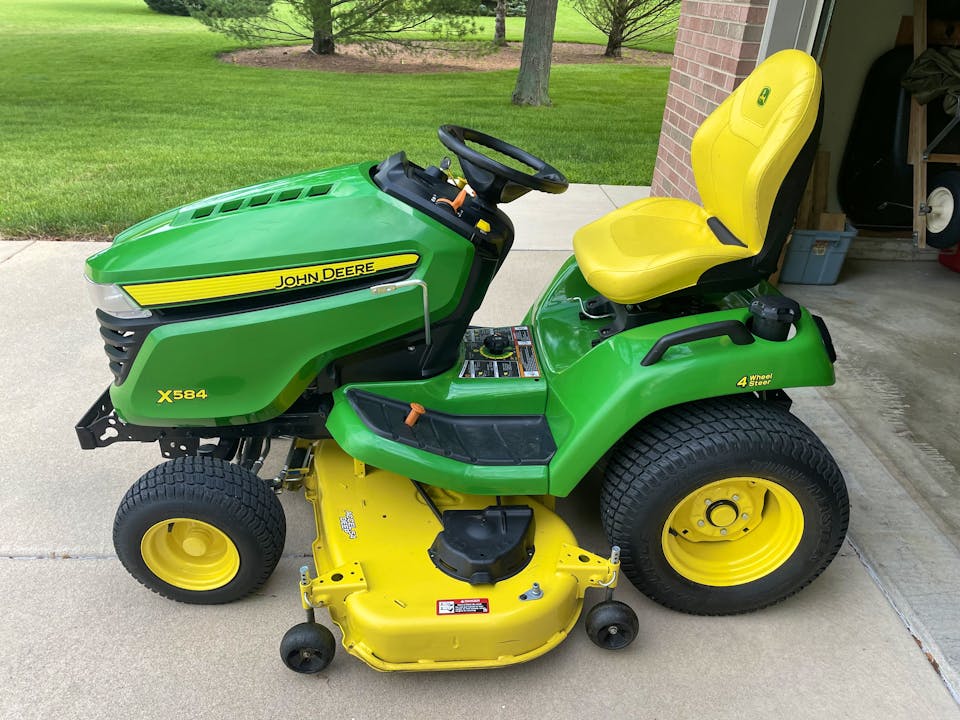 John Deere X584