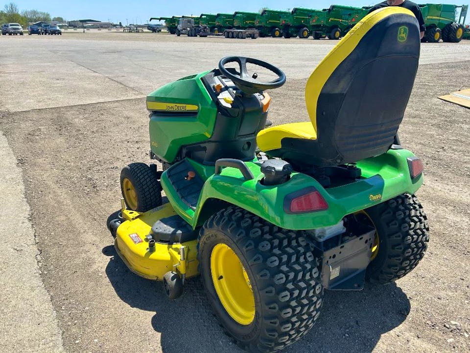 John Deere X590