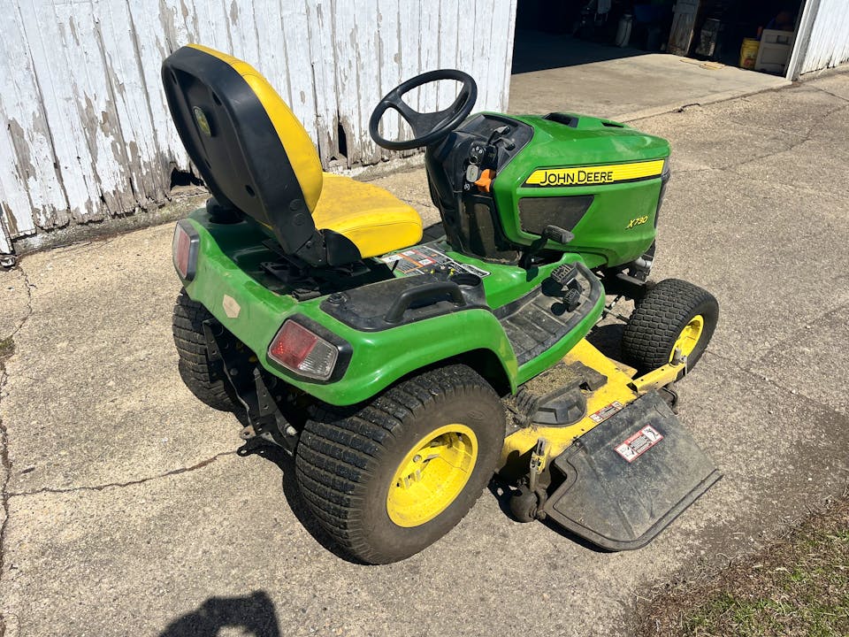 John Deere X730