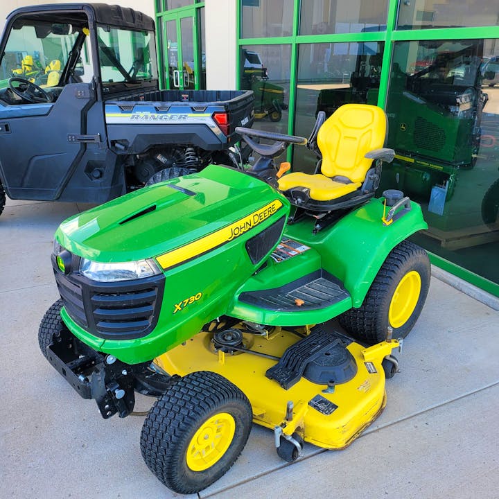 John Deere X730