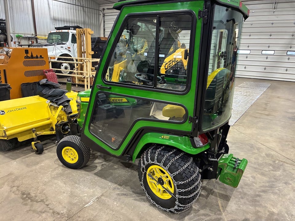 John Deere X734