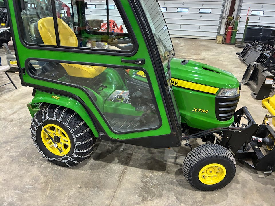 John Deere X734